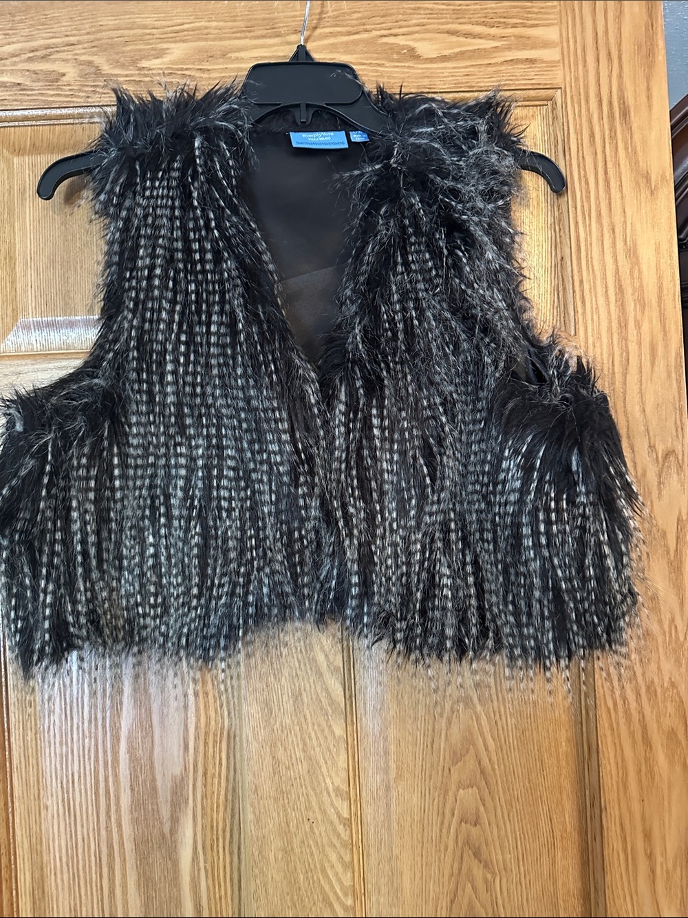 Simply Vera Vera Wang Black and Gray Faux Fur Cropped Vest